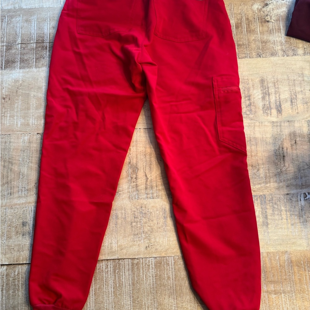 Women’s Winning Red Zamora - Petite Jogger Scrub Pants - XXS - Picture 4 of 4
